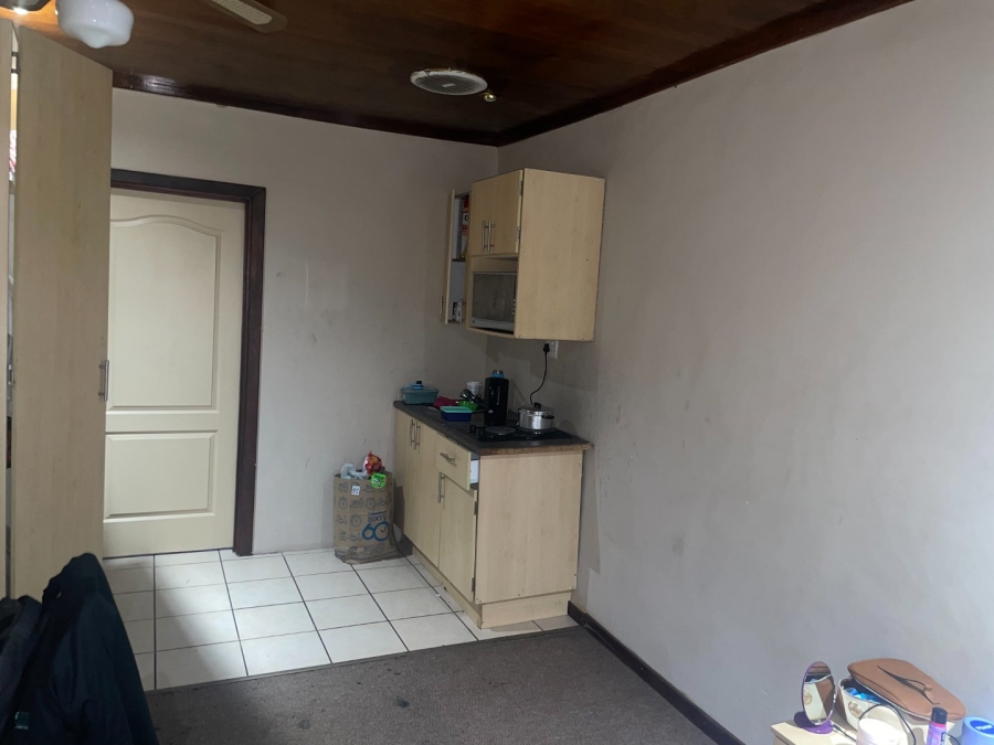 1 Bedroom Property for Sale in Brandwag Free State